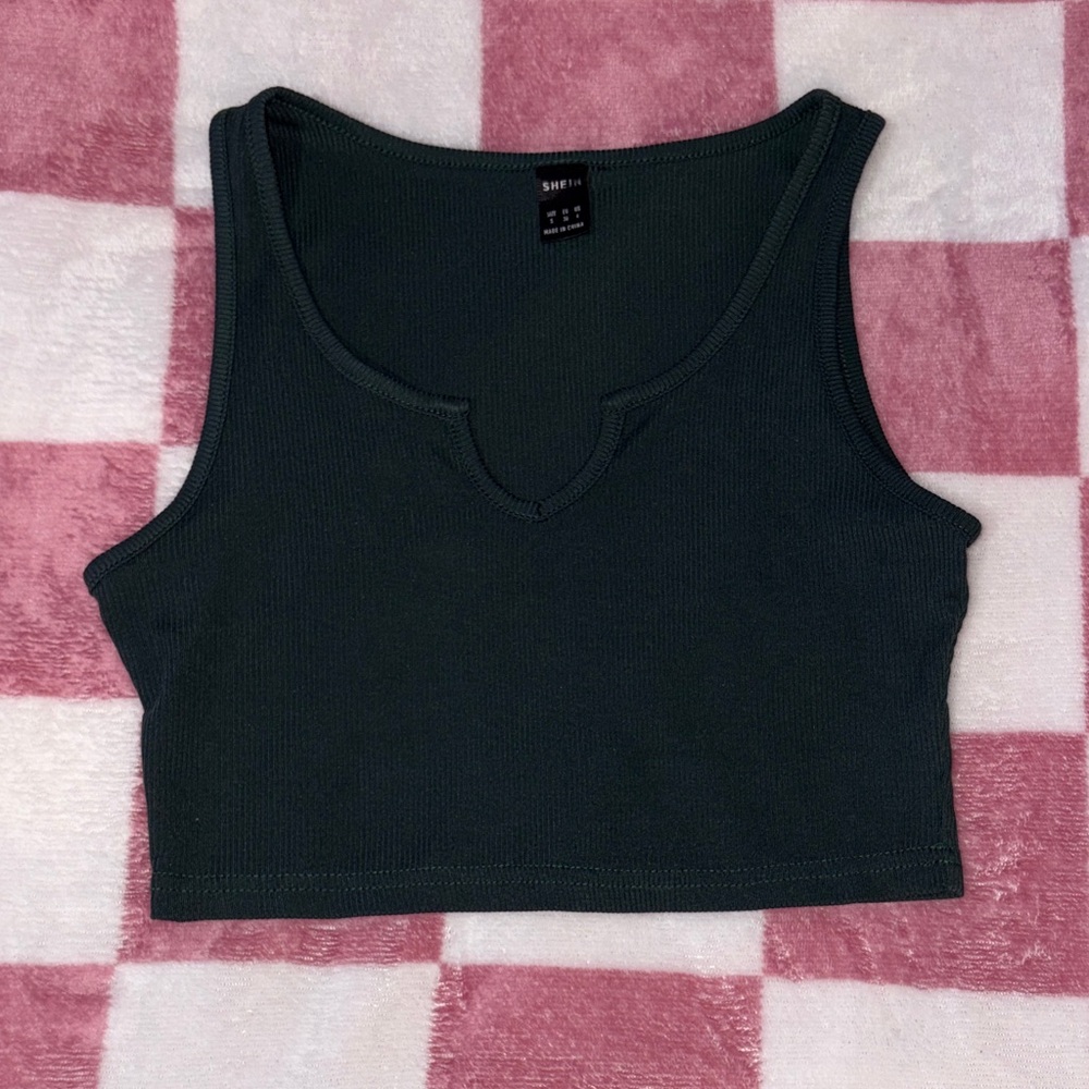 SHEIN Deep Green V-Neck Crop Top